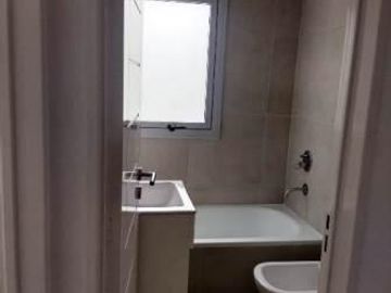 Excelente departamento de 2 ambientes al frente