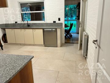 Impecable propiedad en Saint Thomas Norte, Canning