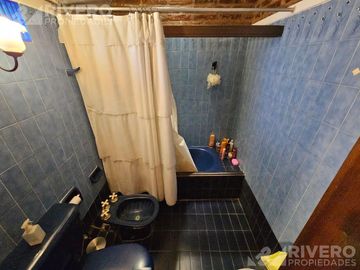 CASA EN VENTA EN CASTELAR NORTE - LOTE PROPIO
