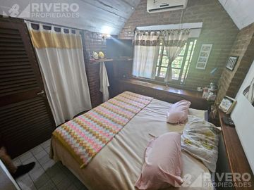 CASA EN VENTA EN CASTELAR NORTE - LOTE PROPIO