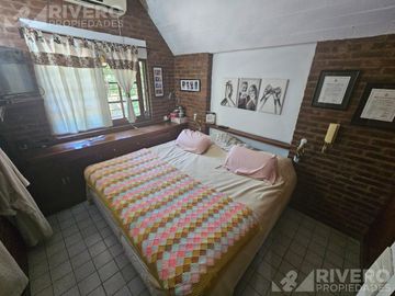 CASA EN VENTA EN CASTELAR NORTE - LOTE PROPIO