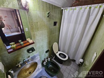 CASA EN VENTA EN CASTELAR NORTE - LOTE PROPIO
