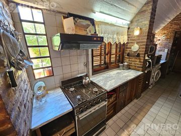 CASA EN VENTA EN CASTELAR NORTE - LOTE PROPIO
