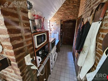 CASA EN VENTA EN CASTELAR NORTE - LOTE PROPIO