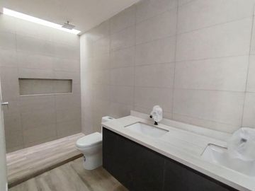 Venta Casa a Estrenar 3 Dormitorios con increíble vista y jardín. Sector: Yanazarapata -Cumbayá. SC