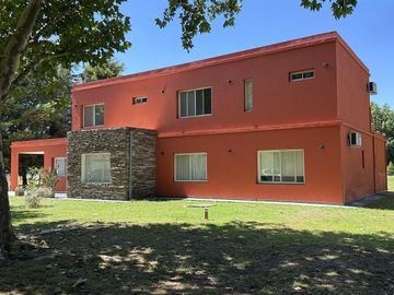 VENTA Casa Haras Del Sol Pilar-Pileta-Amplio Terreno-Losa radiante-Hipico-Tenis-Paddle-APTO CREDITO