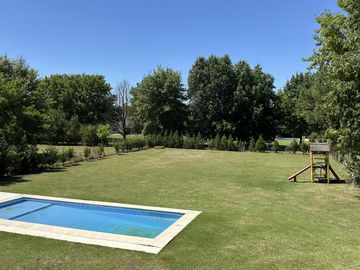VENTA Casa Haras Del Sol Pilar-Pileta-Amplio Terreno-Losa radiante-Hipico-Tenis-Paddle-APTO CREDITO