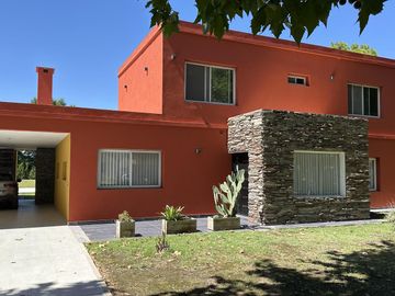 VENTA Casa Haras Del Sol Pilar-Pileta-Amplio Terreno-Losa radiante-Hipico-Tenis-Paddle-APTO CREDITO
