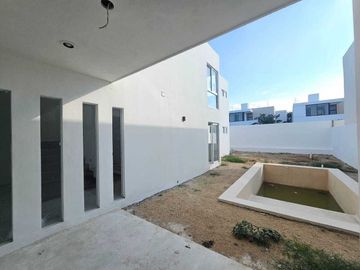 ¡Entrega Inmediata! Casa en Venta al Norte de Mérida en Conkal