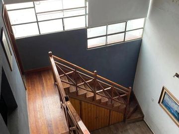 Casa en Venta con Importante Local en esquina - Posibilidad renta y vivienda
