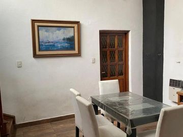 Casa en Venta con Importante Local en esquina - Posibilidad renta y vivienda