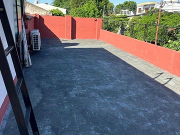 Casa en Venta con Importante Local en esquina - Posibilidad renta y vivienda