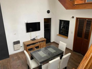 Casa en Venta con Importante Local en esquina - Posibilidad renta y vivienda