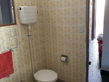 Casa en Venta con Importante Local en esquina - Posibilidad renta y vivienda