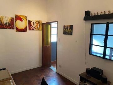 Casa en Venta con Importante Local en esquina - Posibilidad renta y vivienda