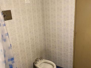 Casa en Venta con Importante Local en esquina - Posibilidad renta y vivienda