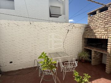 Venta - Propiedad tipo dúplex en el Centro de General Roca -  C083