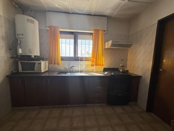 Venta - Propiedad tipo dúplex en el Centro de General Roca -  C083