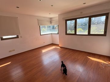 Casa sobre lote de 1000m2 con costa al rio