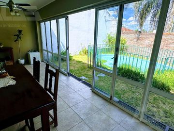 casa de 4 ambientes con pileta. Ituzaingó Norte a 4 cuadras