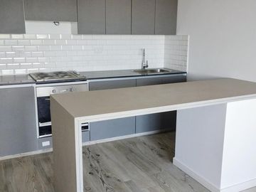 Lencke vende - con financiacion, excelente 2 ambientes, edificio c/pileta, gym, vig 24 hs
