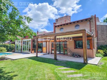 Venta casa 5 ambientes doble lote, pileta y ascensor -  Country San Miguel de Ghiso, Bella Vista