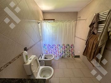 En venta, Casa de 2 Dormitorios en planta baja, B° Proyecto Joven, Plottier