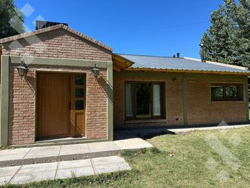 En venta, Casa de 2 Dormitorios en planta baja, B° Proyecto Joven, Plottier