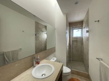 CASA EN CONDOMINIO EN CALLE CERRADA CON DOBLE SEGURIDAD