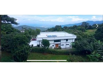 CASA CAMPESTRE EN VENTA VIA CALI-YUMBO DAPA