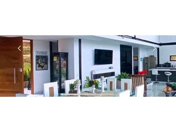 CASA CAMPESTRE EN VENTA VIA CALI-YUMBO DAPA