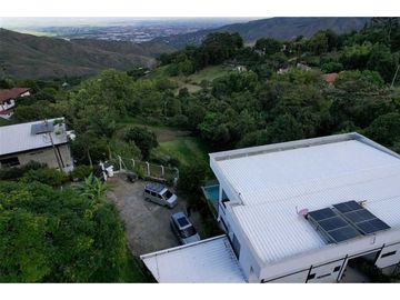 CASA CAMPESTRE EN VENTA VIA CALI-YUMBO DAPA