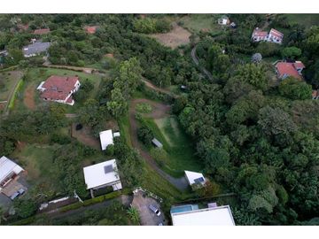 CASA CAMPESTRE EN VENTA VIA CALI-YUMBO DAPA