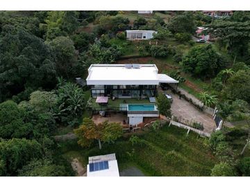 CASA CAMPESTRE EN VENTA VIA CALI-YUMBO DAPA