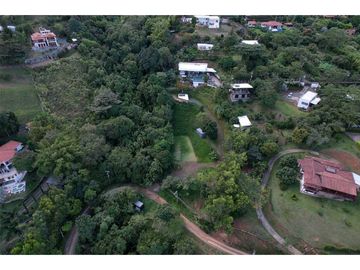 CASA CAMPESTRE EN VENTA VIA CALI-YUMBO DAPA