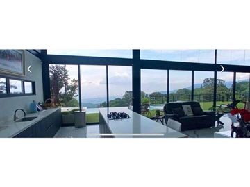 CASA CAMPESTRE EN VENTA VIA CALI-YUMBO DAPA