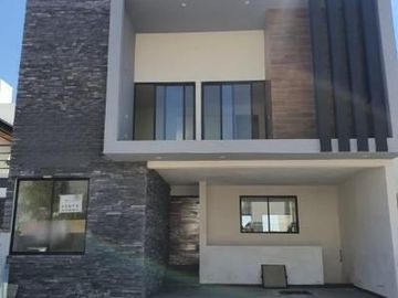 VENTA CASA CUMBRES DEL LAGO RECÁMARA EN PLANTA BAJA