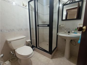 APARTAMENTO EN VENTA LOS CRISTALES ⬆7 160M2 🛌2 🚽3 🚘2P