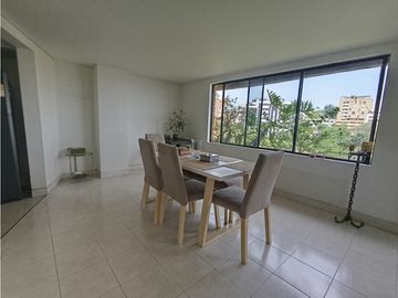 APARTAMENTO EN VENTA LOS CRISTALES ⬆7 160M2 🛌2 🚽3 🚘2P