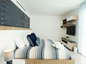 Oceana 2 Bedroom Ocean View Penthouse- Nuevo en el mercado