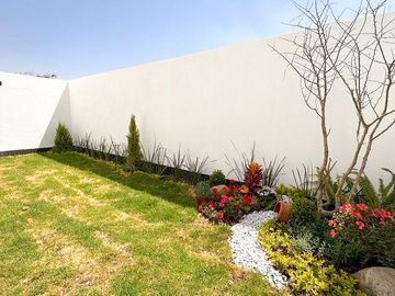 Casa en  preventa en esquina en Lomas de Angelopolis II Puebla.