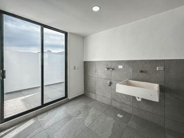 Casa en  preventa en esquina en Lomas de Angelopolis II Puebla.