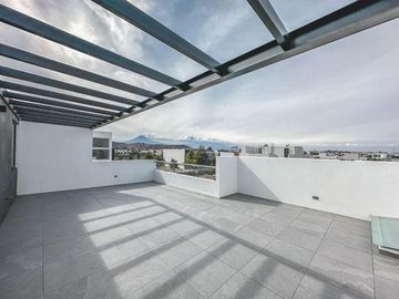 Casa en  preventa en esquina en Lomas de Angelopolis II Puebla.