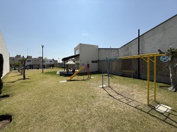Casa en  Venta en Fraccionamiento Laureles Cuautlancingo