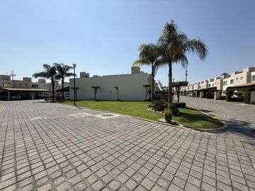 Casa en  Venta en Fraccionamiento Laureles Cuautlancingo