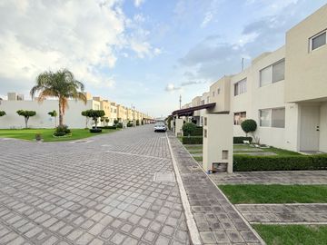 Casa en  Venta en Fraccionamiento Laureles Cuautlancingo