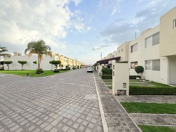 Casa en  Venta en Fraccionamiento Laureles Cuautlancingo