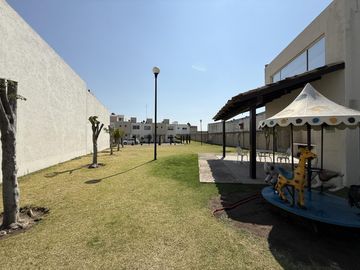 Casa en  Venta en Fraccionamiento Laureles Cuautlancingo