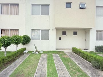 Casa en  Venta en Fraccionamiento Laureles Cuautlancingo