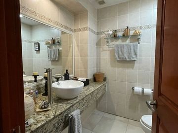 CASA EN VENTA EN CIUDAD  BUGAMBILIAS